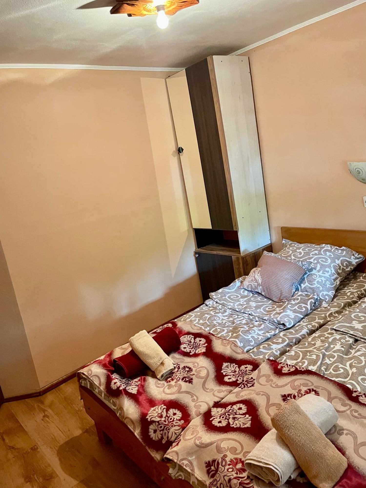 Balla House Bed & Breakfast Tărcaia Exterior photo